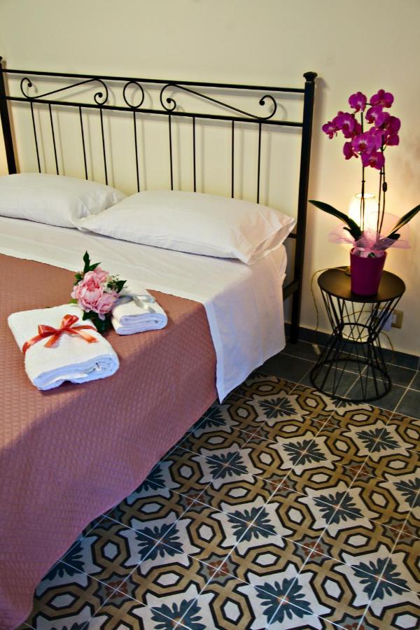 몬탈바노 엘리코나 Domus Aurea B&B 외부 사진