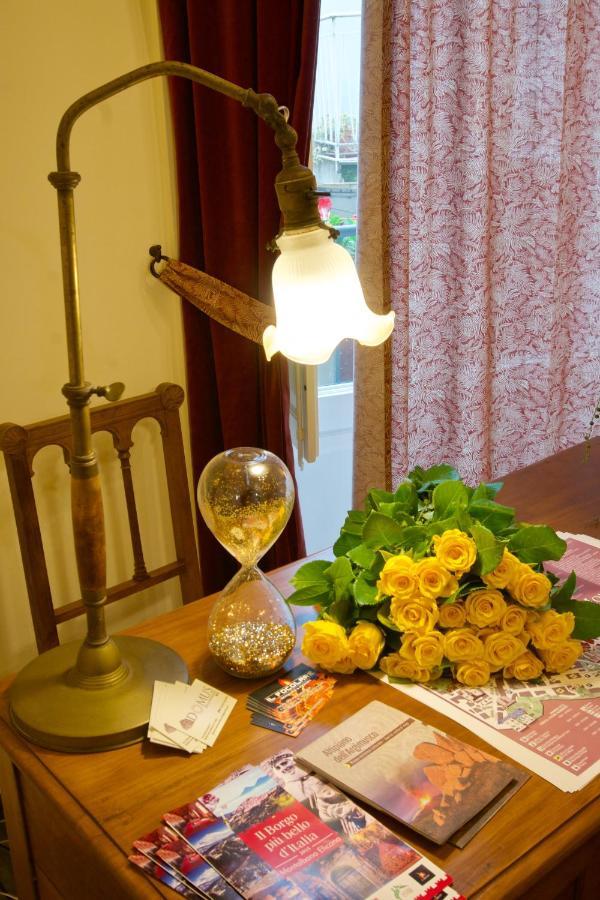 몬탈바노 엘리코나 Domus Aurea B&B 외부 사진